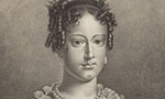 Retrato antigo de uma mulher branca, olhar neutro, pequenos cachos ao redor da testa, cabelos escuros e presos. Moldura branca com parte inferior mais larga. Ela usa um vestido com rendas na gola em formato de V e colar de pérolas.